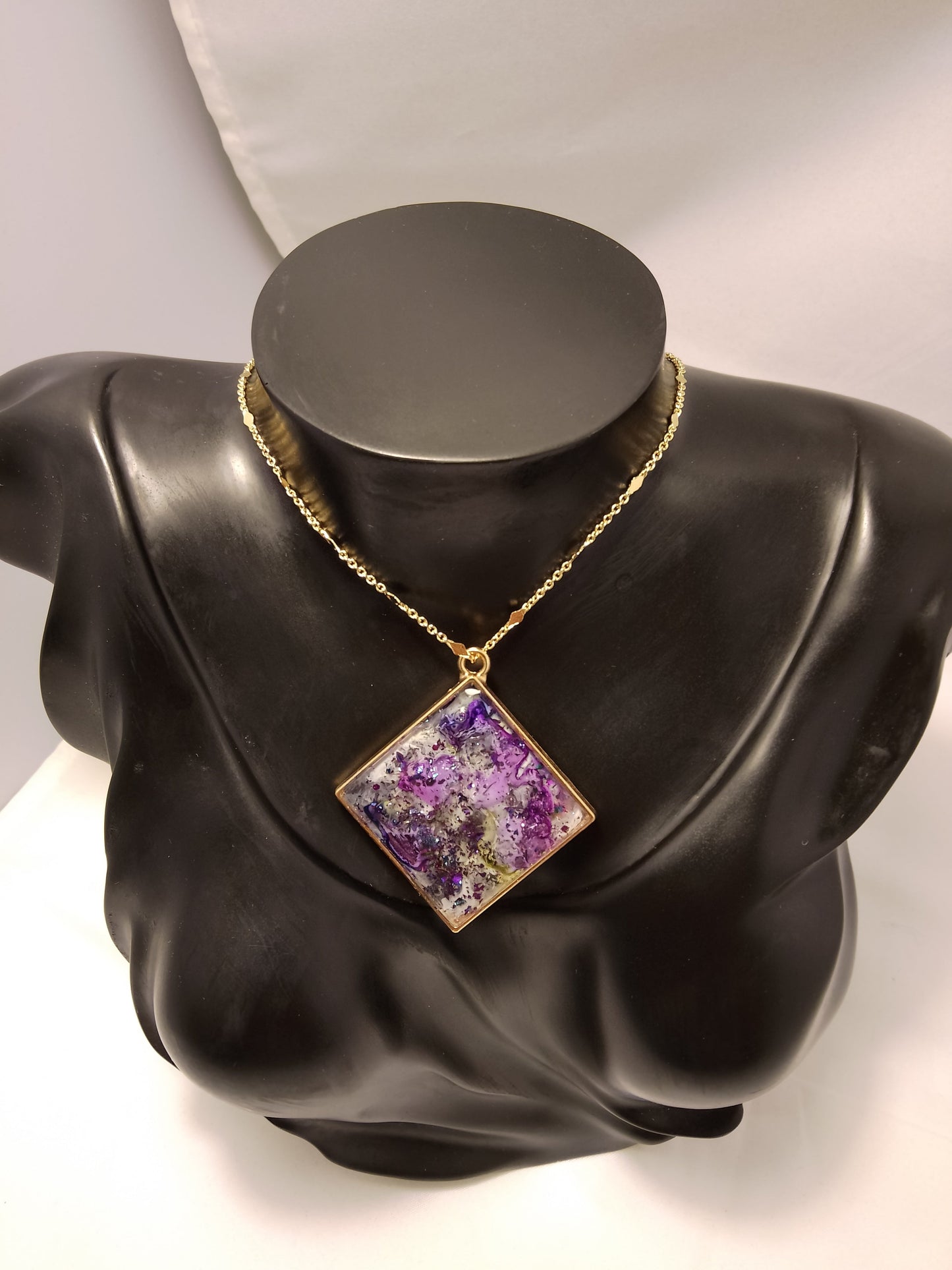 Collier Violette